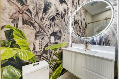 Villa ou maison à louer à Miami, Floride: 10 chambres, 55.74 m2 № 2428233 - photo 12