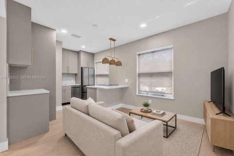 Villa ou maison à louer à Miami, Floride: 10 chambres, 55.74 m2 № 2428233 - photo 7