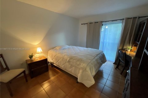 Condo in Miami, Florida, 3 bedrooms  № 1951119 - photo 27