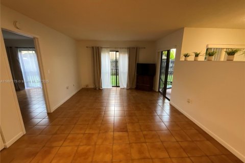 Condo in Miami, Florida, 3 bedrooms  № 1951119 - photo 11
