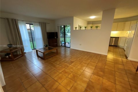 Condo in Miami, Florida, 3 bedrooms  № 1951119 - photo 9