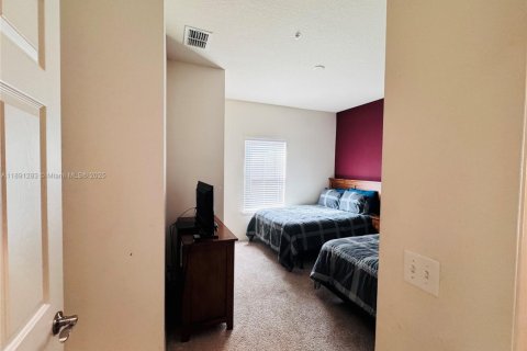 Adosado en venta en Kissimmee, Florida, 3 dormitorios № 1944111 - foto 13