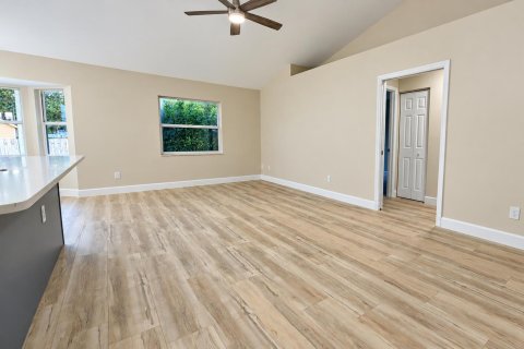 Villa ou maison à vendre à Sebastian, Floride: 3 chambres, 171.78 m2 № 2435503 - photo 17
