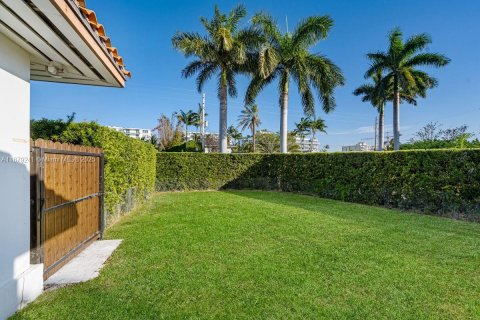 Casa en alquiler en Bay Harbor Islands, Florida, 3 dormitorios, 169.45 m2 № 1932148 - foto 11