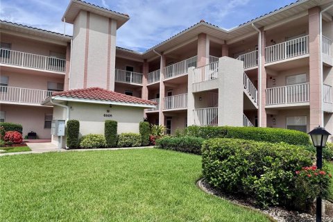 Condominio en alquiler en Bradenton, Florida, 2 dormitorios, 96.8 m2 № 2102313 - foto 2