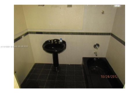 Купить кондоминиум в Майами, Флорида 2 спальни, 67.82м2, № 1768921 - фото 4