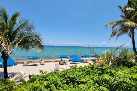 Снять в аренду кондоминиум в Халландейл-Бич, Флорида 2 спальни, 121.89м2, № 1972801 - фото 3