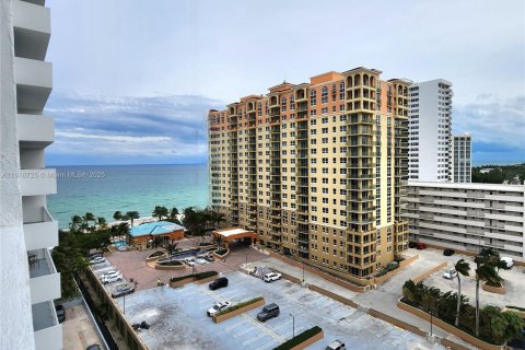 Снять в аренду кондоминиум в Халландейл-Бич, Флорида 2 спальни, 121.89м2, № 1972801 - фото 19