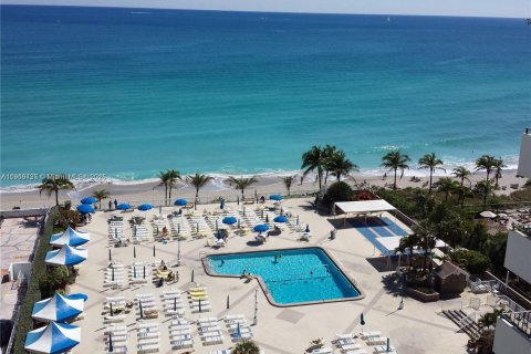 Снять в аренду кондоминиум в Халландейл-Бич, Флорида 2 спальни, 121.89м2, № 1972801 - фото 28