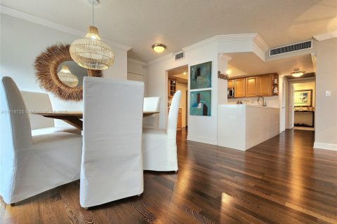 Снять в аренду кондоминиум в Халландейл-Бич, Флорида 2 спальни, 121.89м2, № 1972801 - фото 10