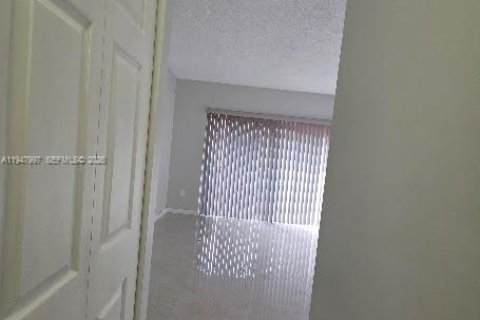 Apartment in Miami, Florida 2 bedrooms, 59.36 sq.m. № 2056856 - photo 14