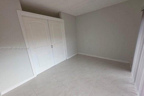Apartment in Miami, Florida 2 bedrooms, 59.36 sq.m. № 2056856 - photo 7