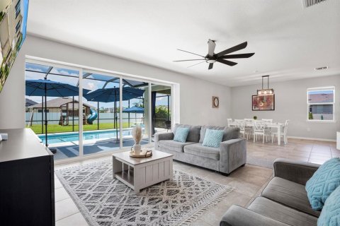 House in Bradenton, Florida 5 bedrooms, 347.92 sq.m. № 1827769 - photo 16