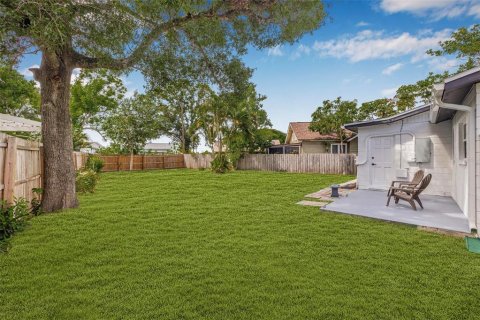House in Saint Petersburg, Florida 3 bedrooms, 109.35 sq.m. № 1843243 - photo 23