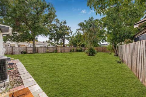 House in Saint Petersburg, Florida 3 bedrooms, 109.35 sq.m. № 1843243 - photo 25