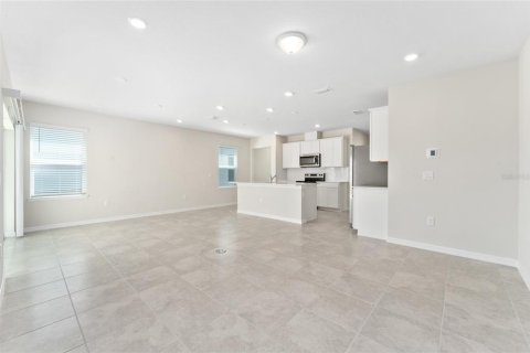 Villa ou maison à louer à Davenport, Floride: 4 chambres, 146.79 m2 № 2122202 - photo 9