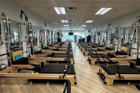 Commercial property in Davie, Florida № 1948800 - photo 4