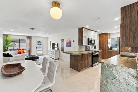 Villa ou maison à vendre à Boynton Beach, Floride: 2 chambres, 122.35 m2 № 2422985 - photo 11
