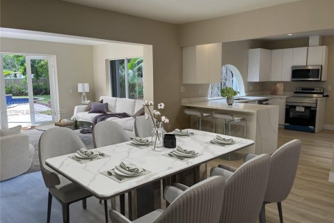 House in North Miami Beach, Florida 3 bedrooms, 109.25 sq.m. № 1924054 - photo 2