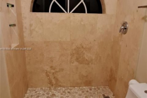 House in North Miami Beach, Florida 3 bedrooms, 109.25 sq.m. № 1924054 - photo 14