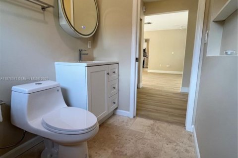 House in North Miami Beach, Florida 3 bedrooms, 109.25 sq.m. № 1924054 - photo 29