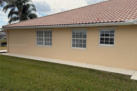 Casa en alquiler en Wellington, Florida, 2 dormitorios, 156.08 m2 № 2026098 - foto 2