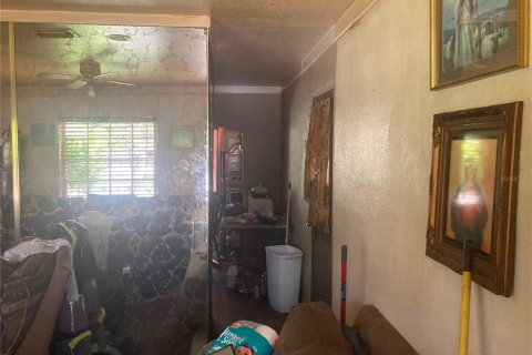 House in Tampa, Florida 3 bedrooms, 105.82 sq.m. № 2148005 - photo 5