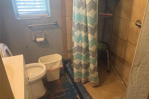 House in Tampa, Florida 3 bedrooms, 105.82 sq.m. № 2148005 - photo 15