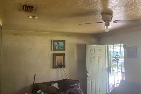 House in Tampa, Florida 3 bedrooms, 105.82 sq.m. № 2148005 - photo 3