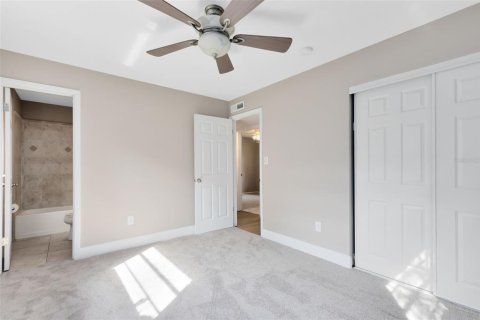 House in Maitland, Florida 3 bedrooms, 97.55 sq.m. № 1422792 - photo 18
