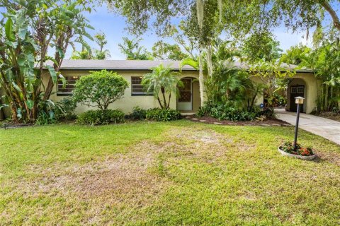 House in Maitland, Florida 3 bedrooms, 97.55 sq.m. № 1422792 - photo 1