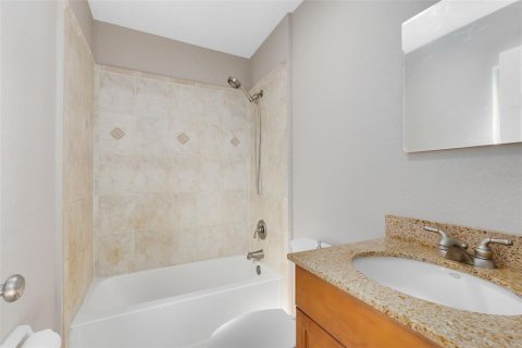 House in Maitland, Florida 3 bedrooms, 97.55 sq.m. № 1422792 - photo 19