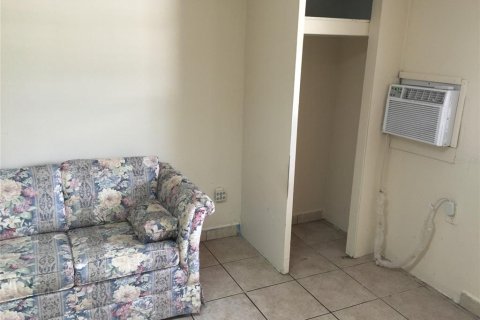 Купить коммерческую недвижимость в Брейдентон, Флорида 8 спален, 418.06м2, № 1804969 - фото 20