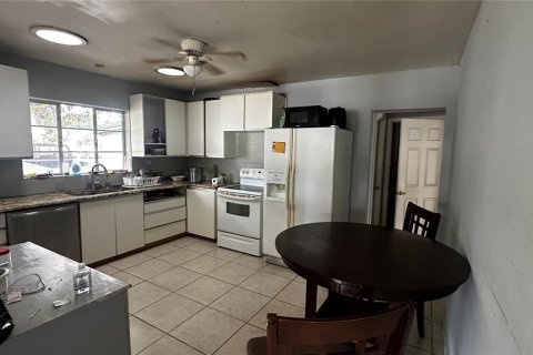 Купить коммерческую недвижимость в Брейдентон, Флорида 8 спален, 418.06м2, № 1804969 - фото 2