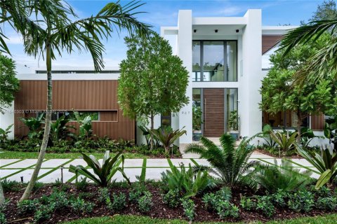House in Biscayne Park, Florida 4 bedrooms, 404.59 sq.m. № 1830180 - photo 30