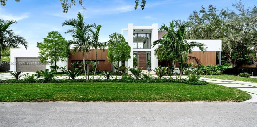 House in Biscayne Park, Florida 4 bedrooms, 404.59 sq.m. № 1830180