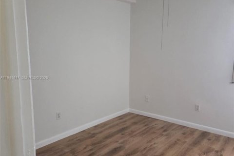 Touwnhouse à louer à Cutler Bay, Floride: 3 chambres, 160.81 m2 № 1998646 - photo 18