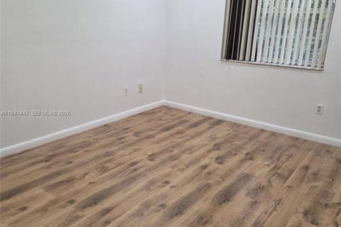 Touwnhouse à louer à Cutler Bay, Floride: 3 chambres, 160.81 m2 № 1998646 - photo 17