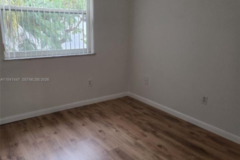 Touwnhouse à louer à Cutler Bay, Floride: 3 chambres, 160.81 m2 № 1998646 - photo 16