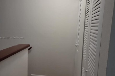 Touwnhouse à louer à Cutler Bay, Floride: 3 chambres, 160.81 m2 № 1998646 - photo 10