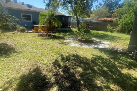 House in Saint Petersburg, Florida 3 bedrooms, 92.16 sq.m. № 2412741 - photo 14