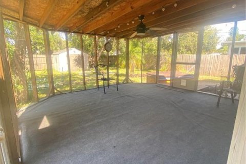 House in Saint Petersburg, Florida 3 bedrooms, 92.16 sq.m. № 2412741 - photo 10