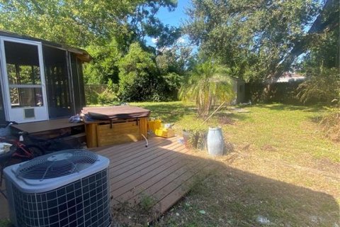 House in Saint Petersburg, Florida 3 bedrooms, 92.16 sq.m. № 2412741 - photo 15