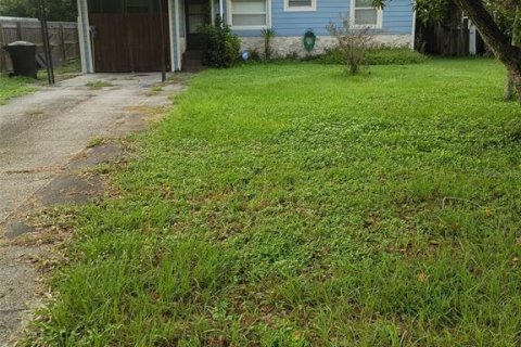 House in Saint Petersburg, Florida 3 bedrooms, 92.16 sq.m. № 2412741 - photo 2