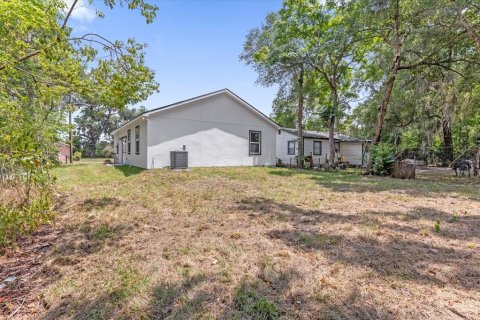 House in DeLand, Florida 3 bedrooms, 116.96 sq.m. № 2355778 - photo 25