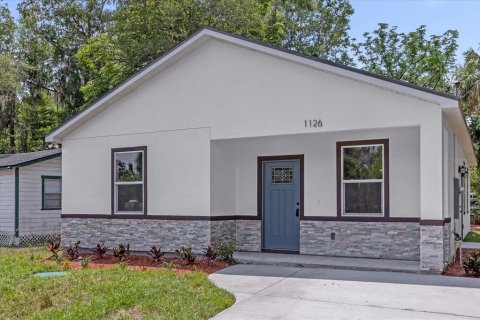 House in DeLand, Florida 3 bedrooms, 116.96 sq.m. № 2355778 - photo 2