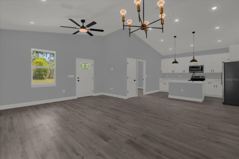 House in DeLand, Florida 3 bedrooms, 116.96 sq.m. № 2355778 - photo 4