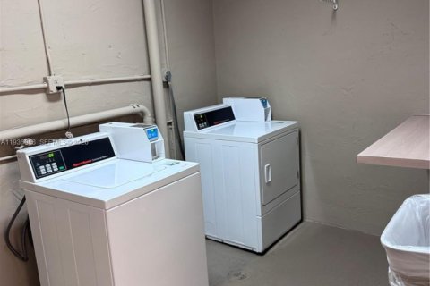 Condominio en venta en Miami, Florida, 1 dormitorio, 66.15 m2 № 1994167 - foto 19