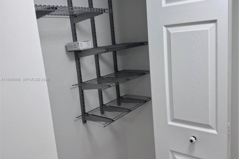 Condominio en venta en Miami, Florida, 1 dormitorio, 66.15 m2 № 1994167 - foto 17