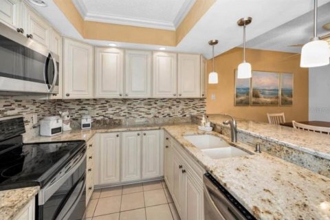 Снять в аренду таунхаус в Палм-Харбор, Флорида 4 комнаты, 124.86м2, № 1901685 - фото 5